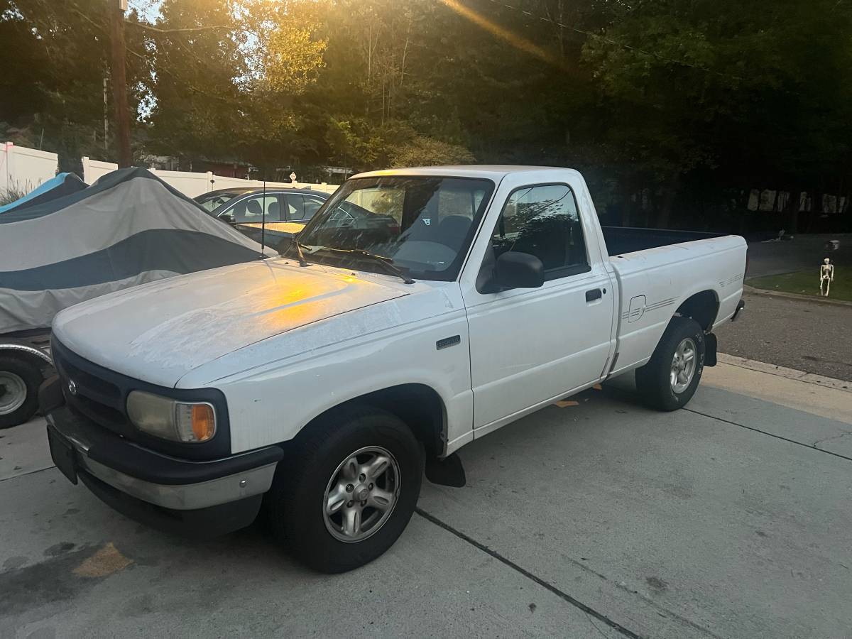 Mazda-b2300-1996-white-4