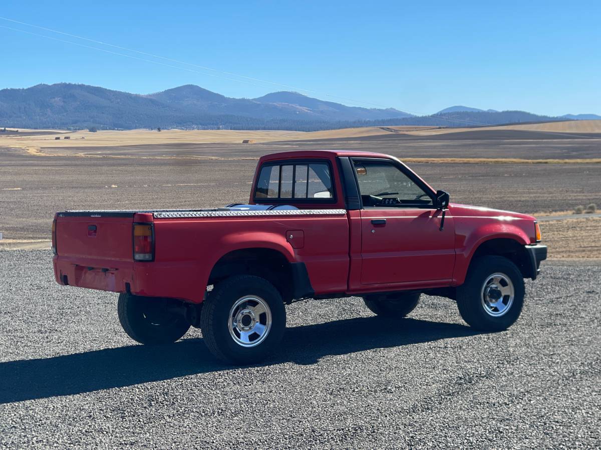 Mazda-b2600-4x4-1987-red-1