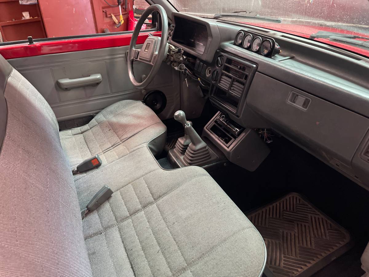 Mazda-b2600-4x4-1987-red-7