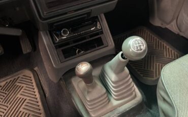Mazda-b2600-4x4-1987-red-9