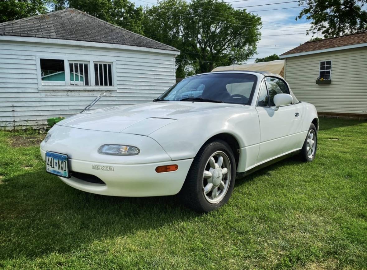 Mazda-miata-1992-white-3