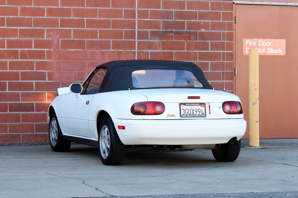 Mazda-mx-5-1994-white-11