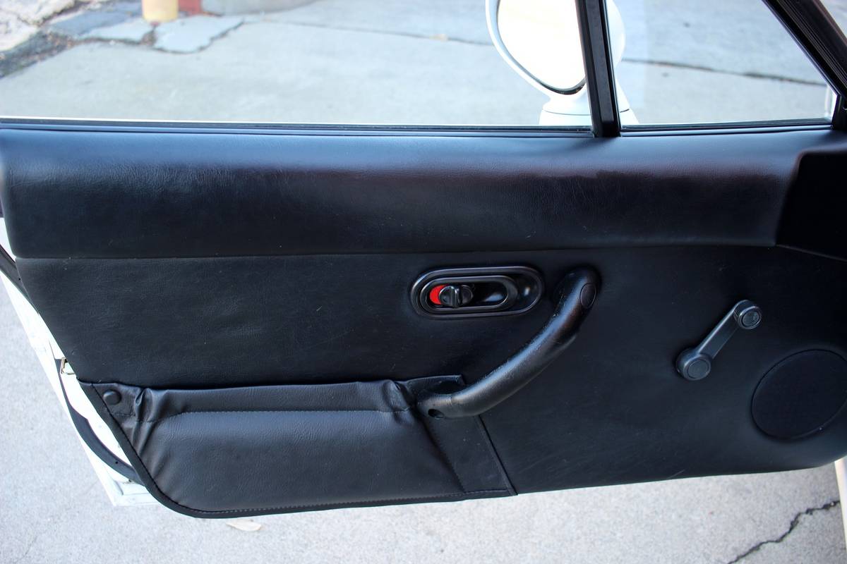 Mazda-mx-5-1994-white-12