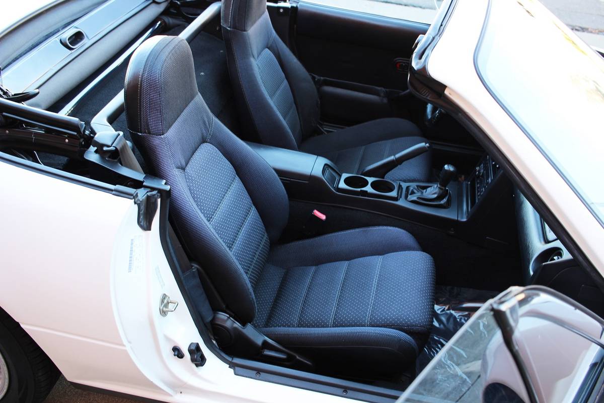 Mazda-mx-5-1994-white-22