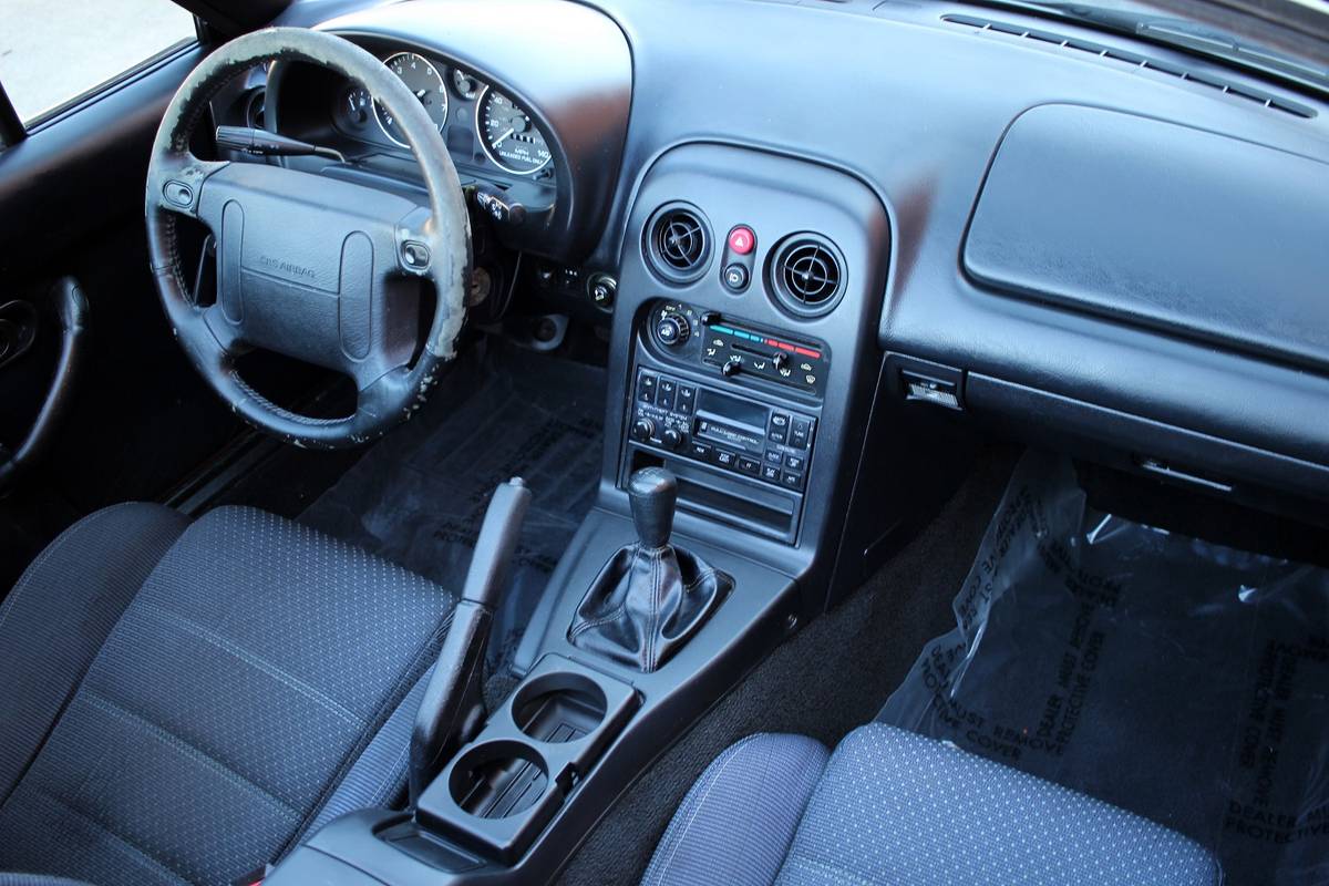 Mazda-mx-5-1994-white-3