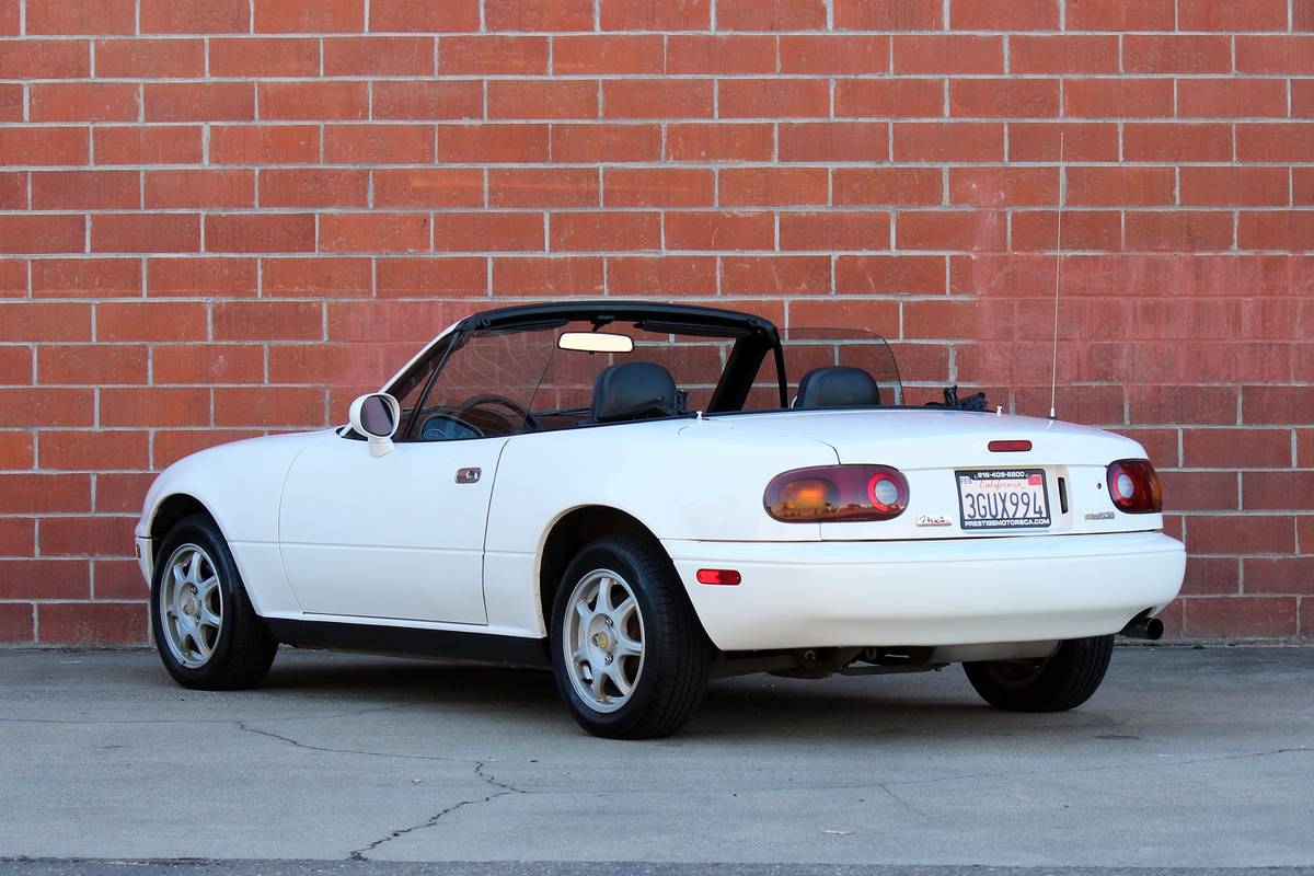 Mazda-mx-5-1994-white-8