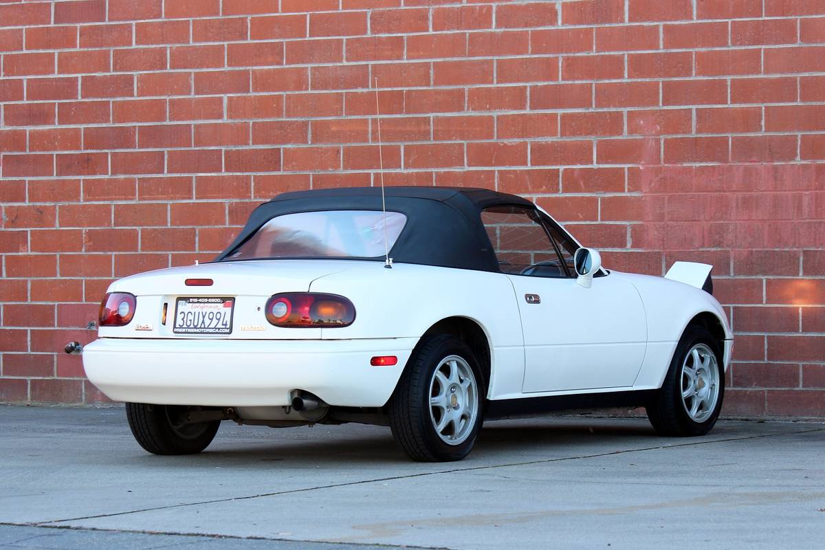 Mazda-mx-5-1994-white-9