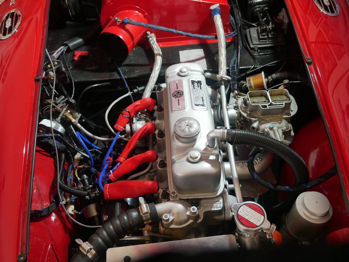 Mazda-mx-5-grand-touring-1962-red-16