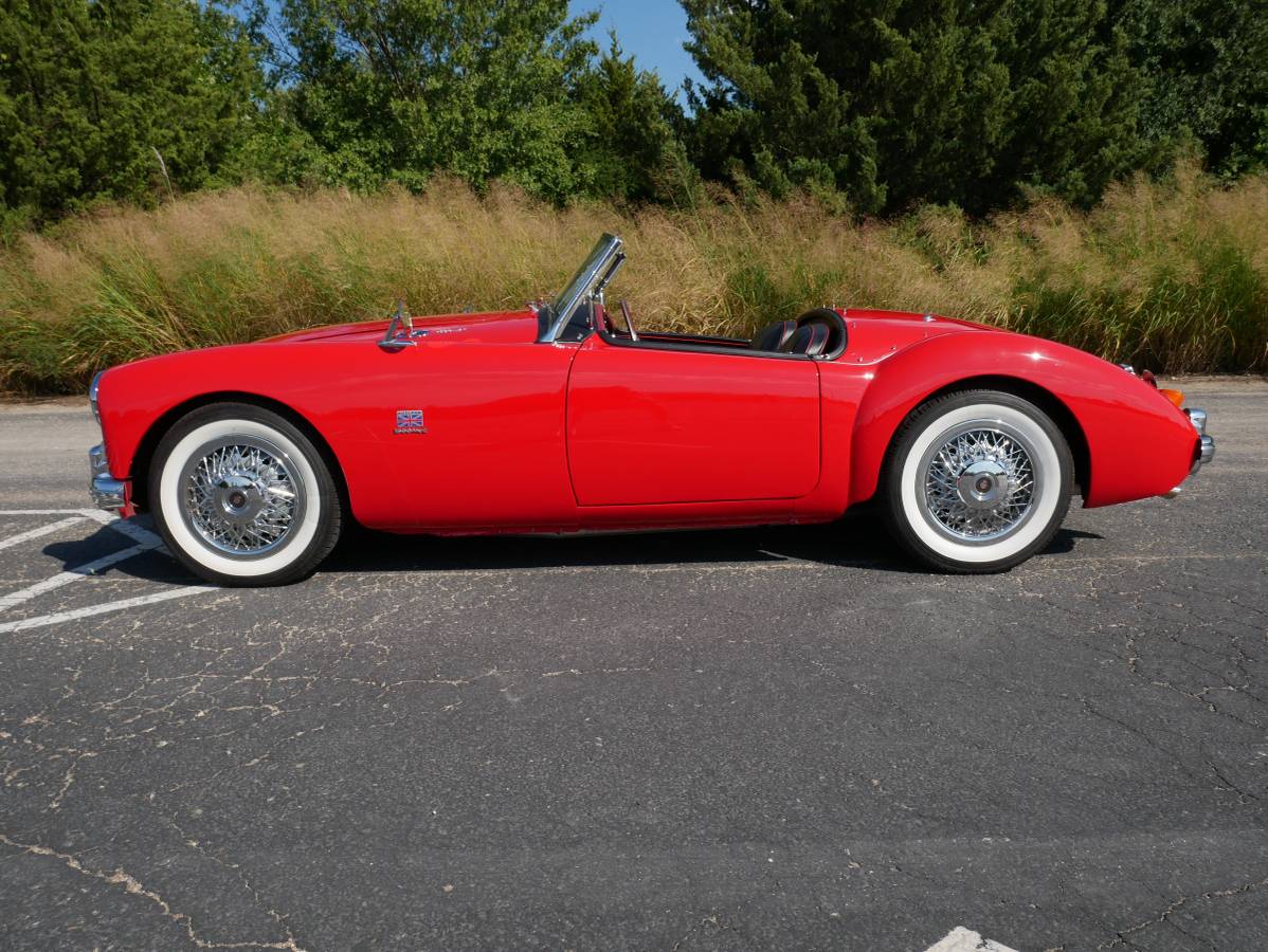 Mazda-mx-5-grand-touring-1962-red-25