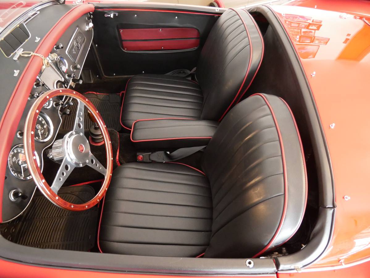 Mazda-mx-5-grand-touring-1962-red-37
