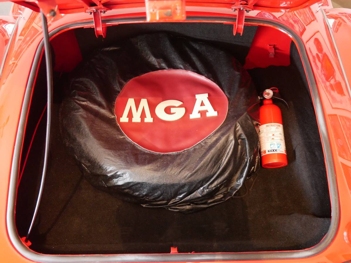 Mazda-mx-5-grand-touring-1962-red-40