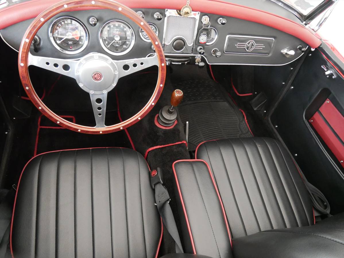 Mazda-mx-5-grand-touring-1962-red-9