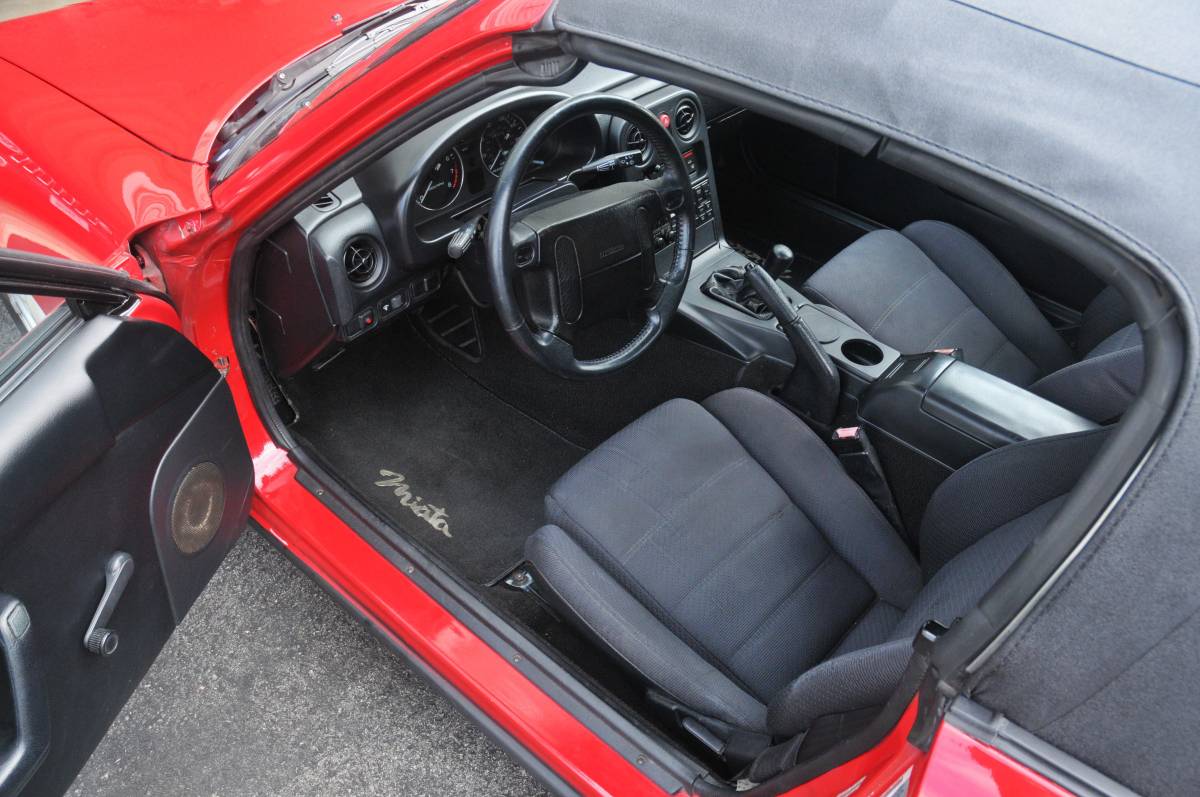 Mazda-mx-5-miata-1990-red-10