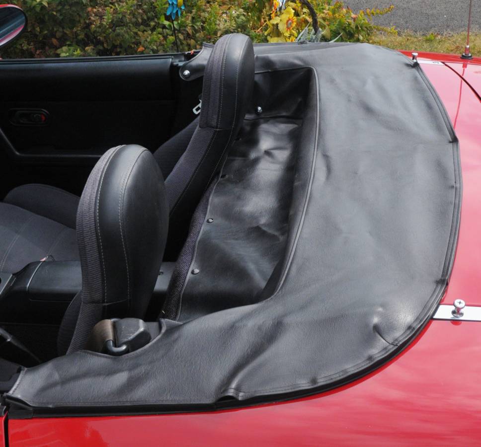 Mazda-mx-5-miata-1990-red-13