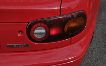 Mazda-mx-5-miata-1990-red-3