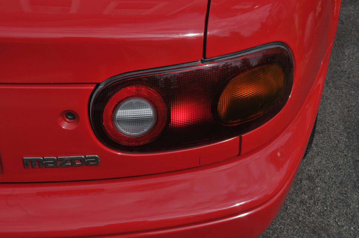 Mazda-mx-5-miata-1990-red-3