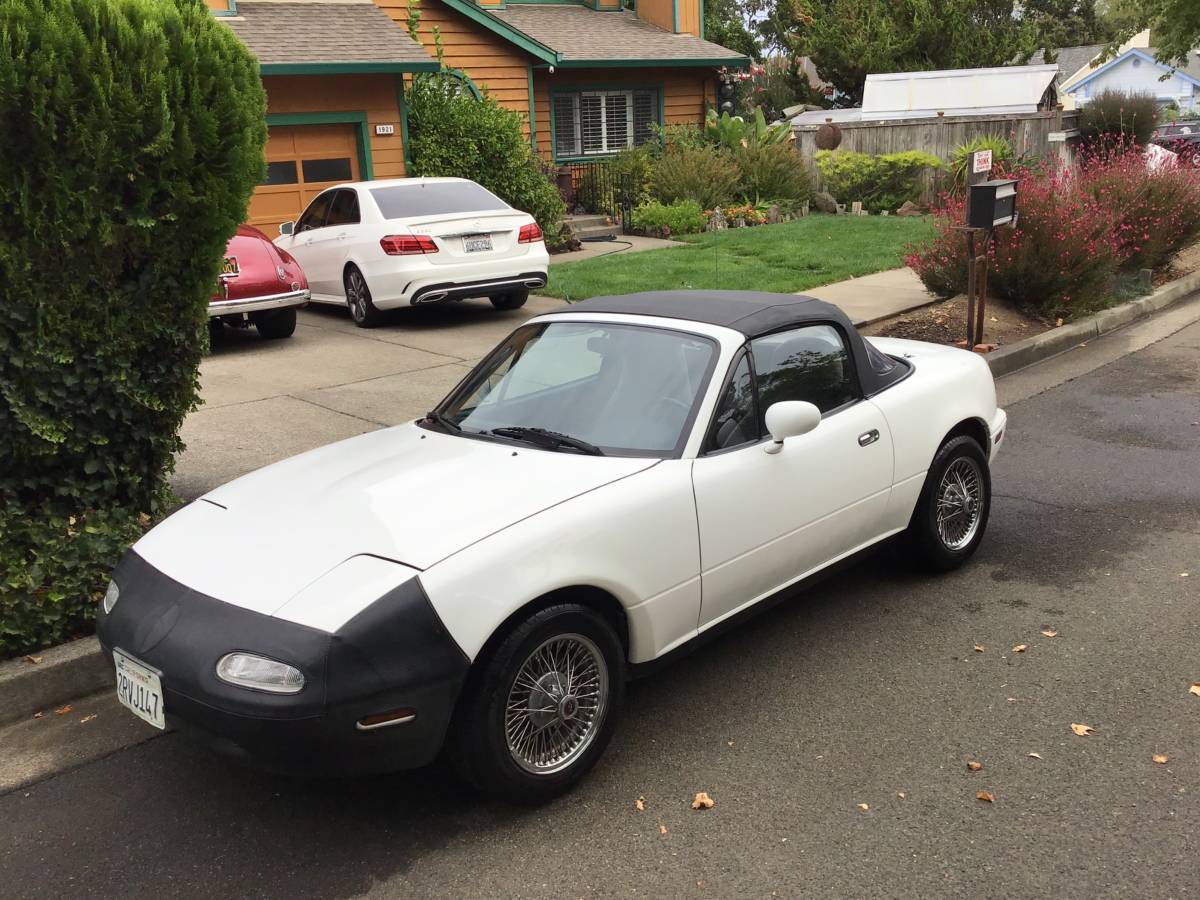 Mazda-mx-5-miata-1990-white-1