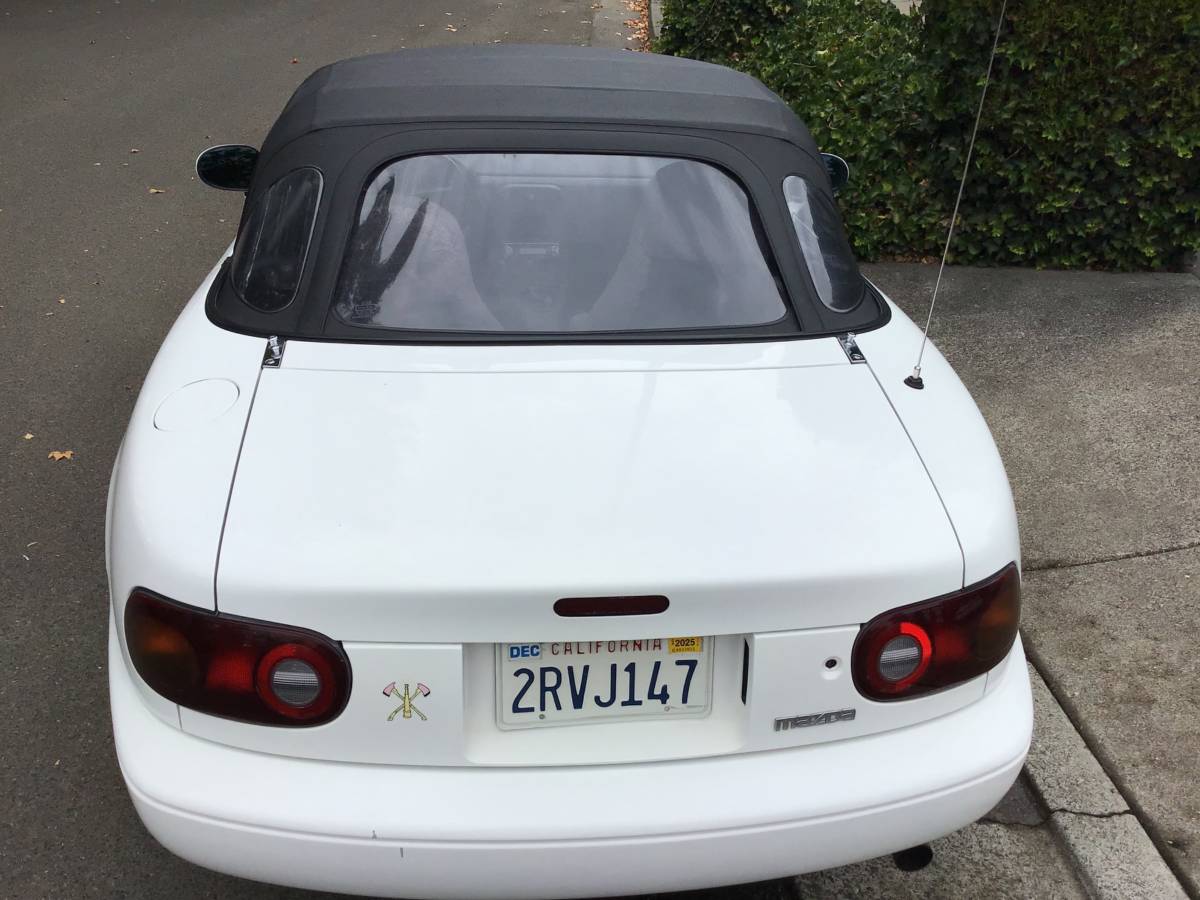 Mazda-mx-5-miata-1990-white-14