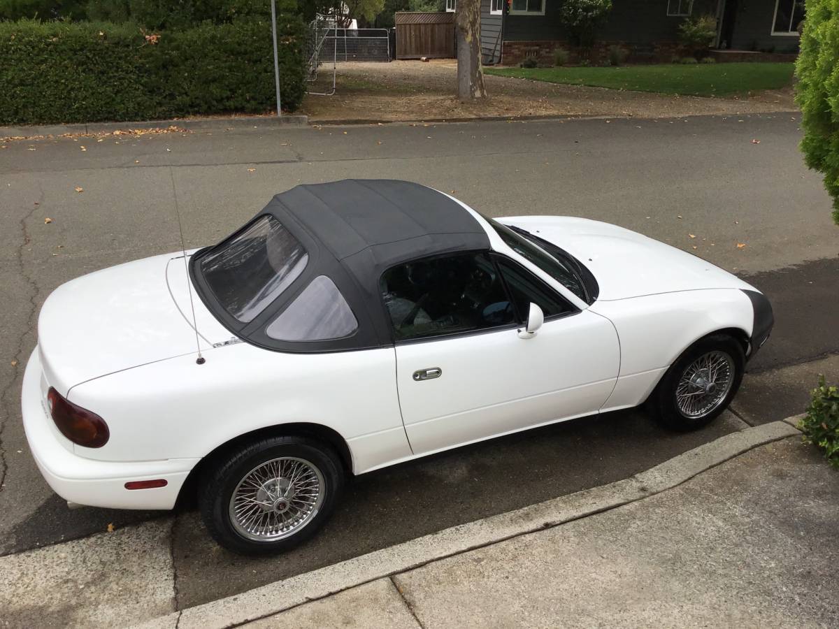 Mazda-mx-5-miata-1990-white-15