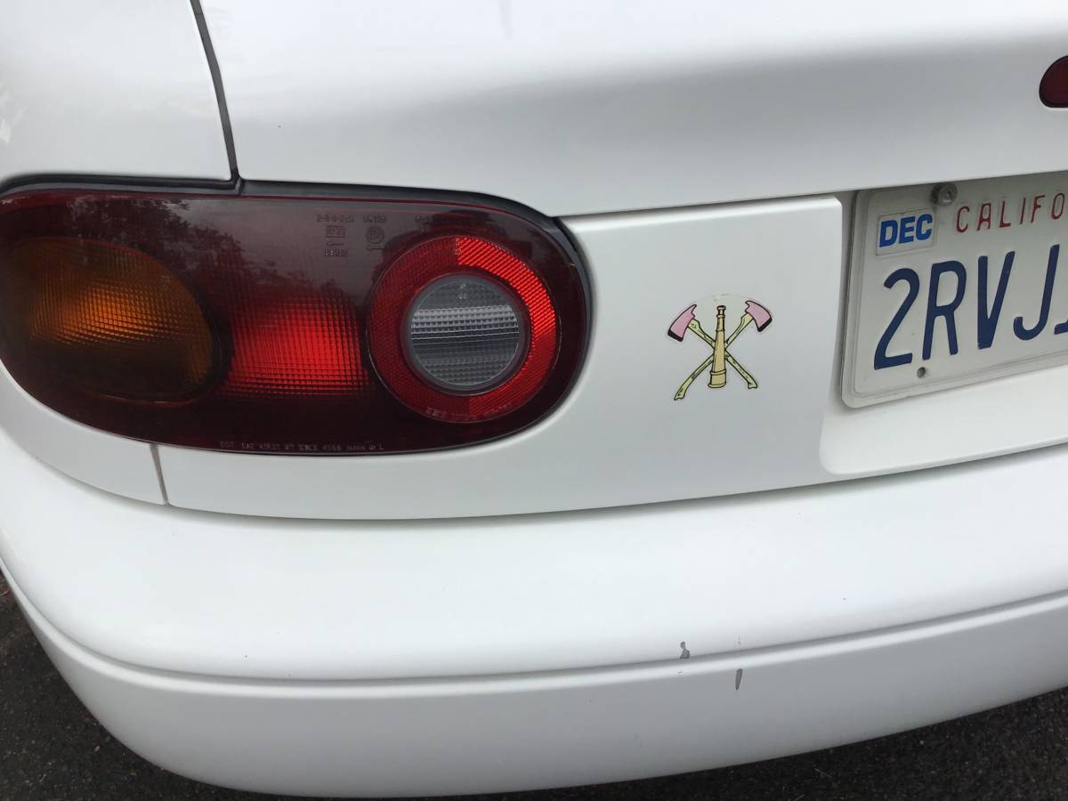 Mazda-mx-5-miata-1990-white-9