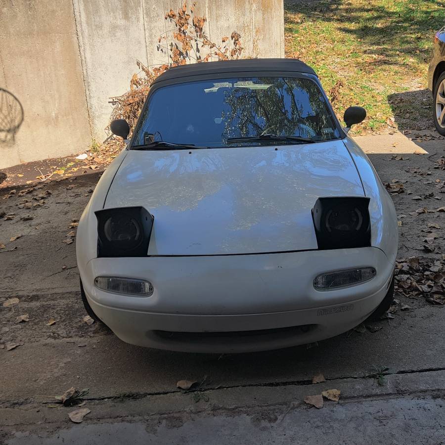 Mazda-mx-5-miata-1991-white-11