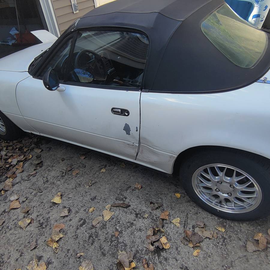 Mazda-mx-5-miata-1991-white-14