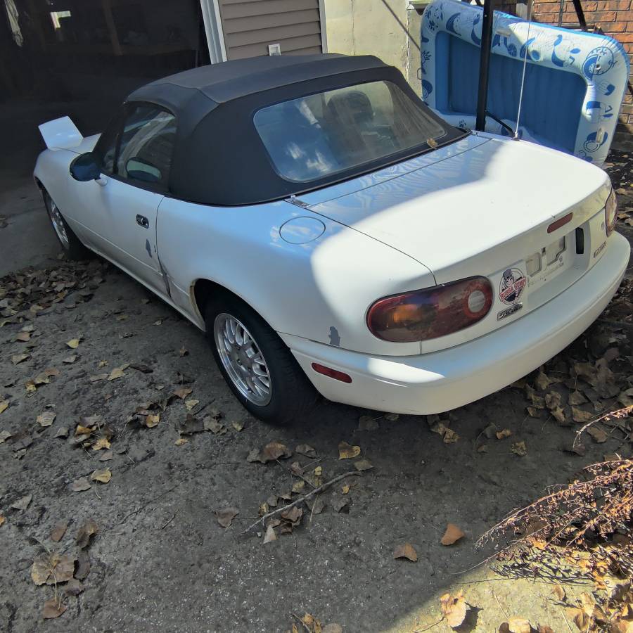 Mazda-mx-5-miata-1991-white-15