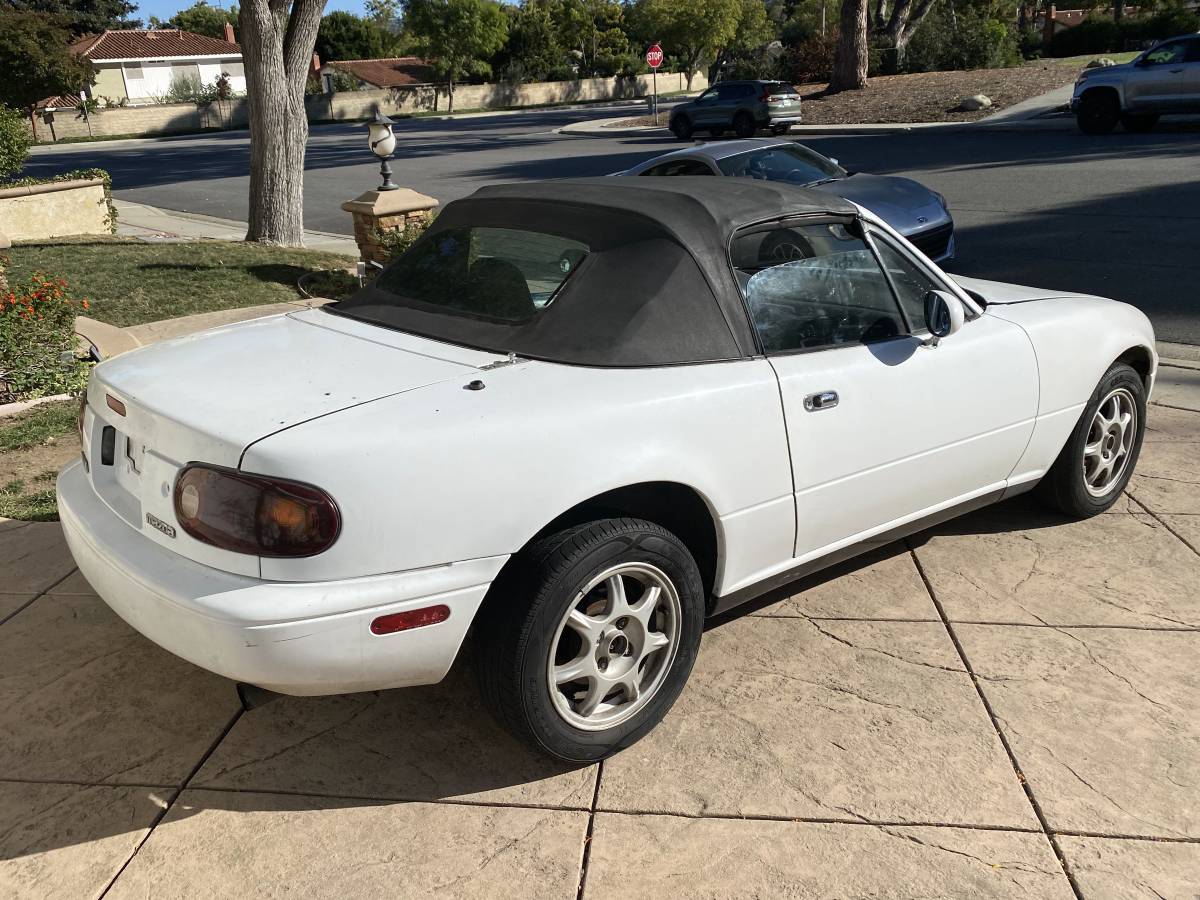 Mazda-mx-5-miata-1993-white-2