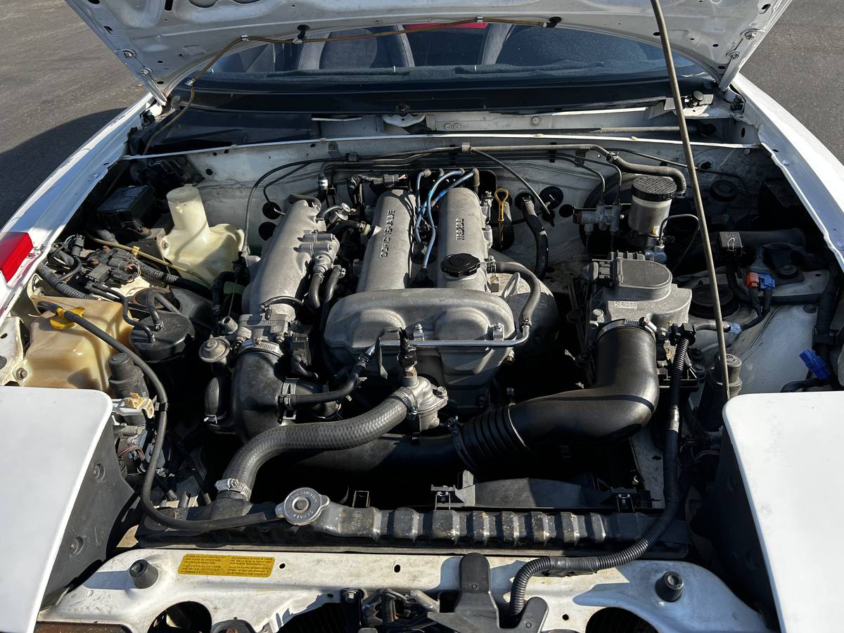 Mazda-mx-5-miata-1993-white-2