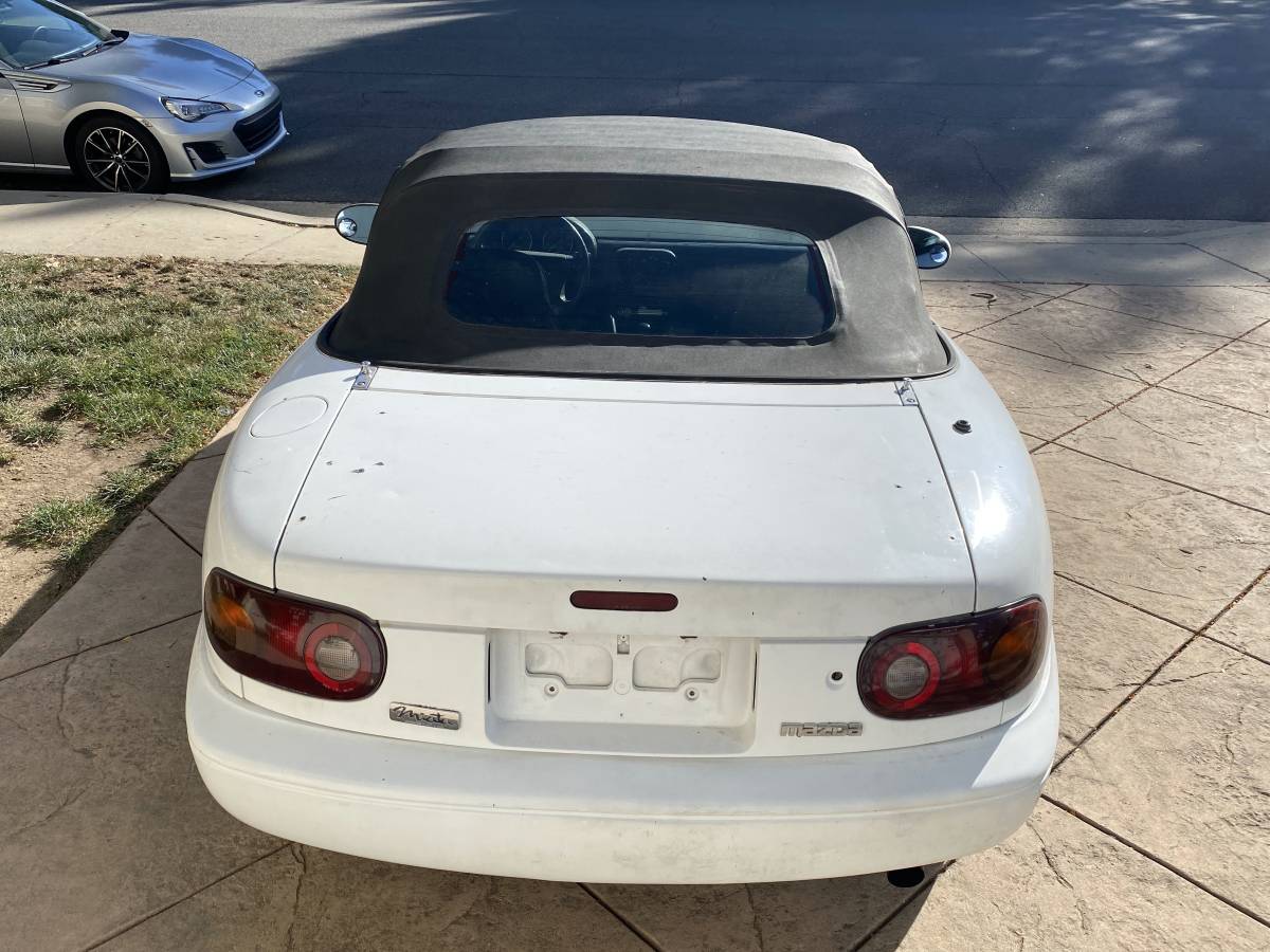 Mazda-mx-5-miata-1993-white-4