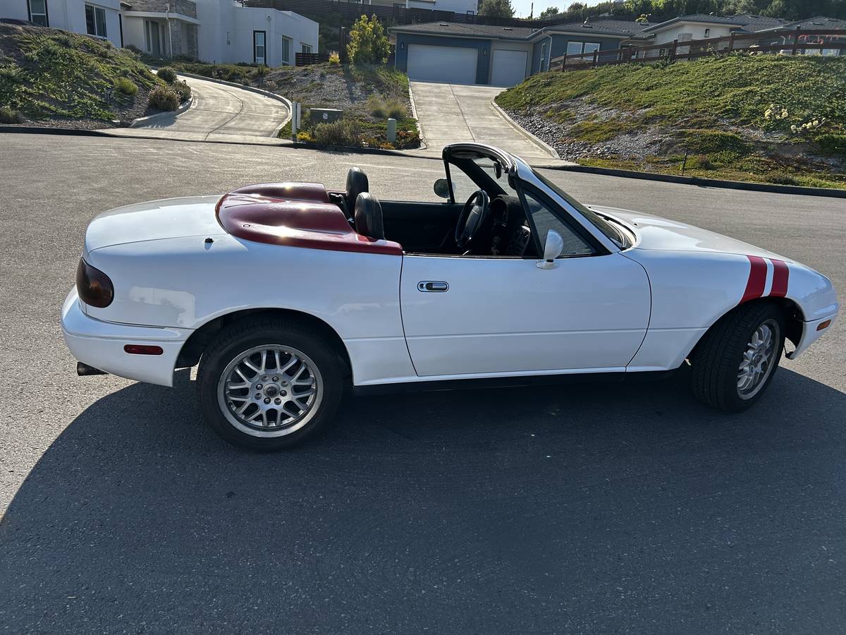 Mazda-mx-5-miata-1993-white-6
