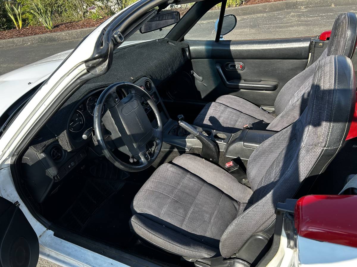 Mazda-mx-5-miata-1993-white-7