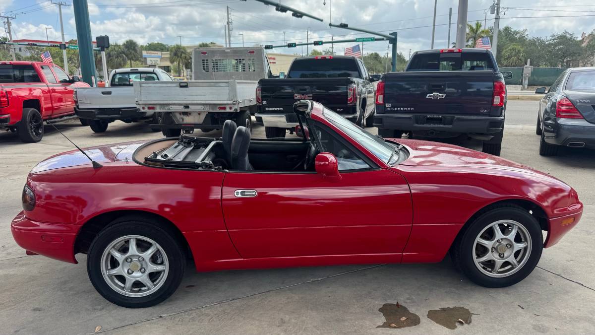 Mazda-mx-5-miata-1994-red-1
