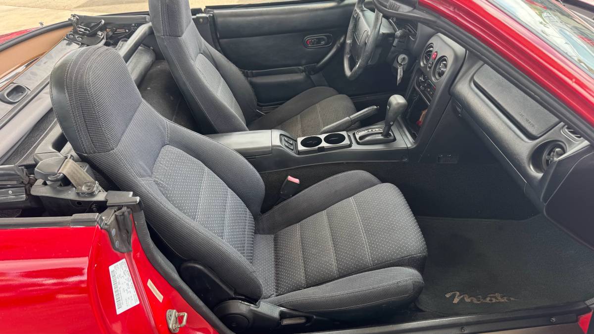 Mazda-mx-5-miata-1994-red-10