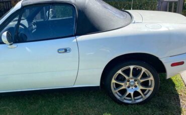 Mazda-mx-5-miata-1995-white-10