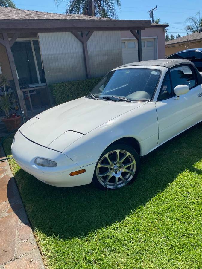Mazda-mx-5-miata-1995-white-3