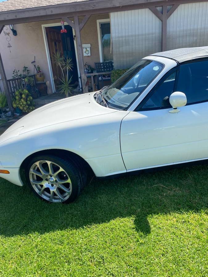 Mazda-mx-5-miata-1995-white-6