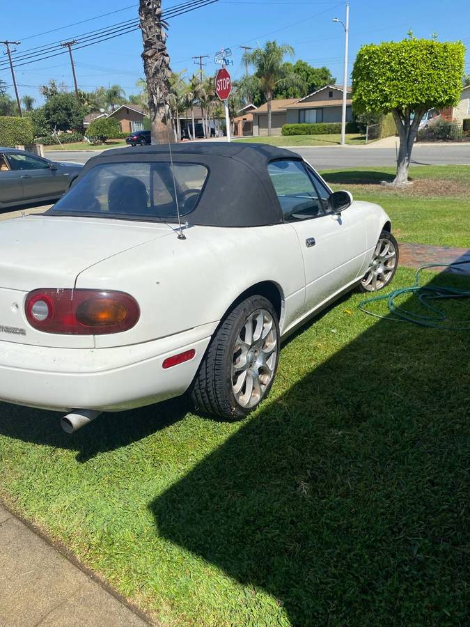 Mazda-mx-5-miata-1995-white
