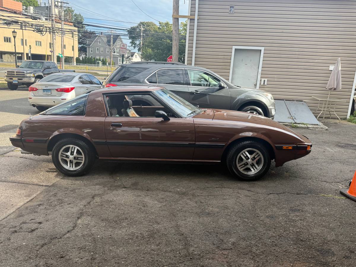 Mazda-rx7-1983-brown-2