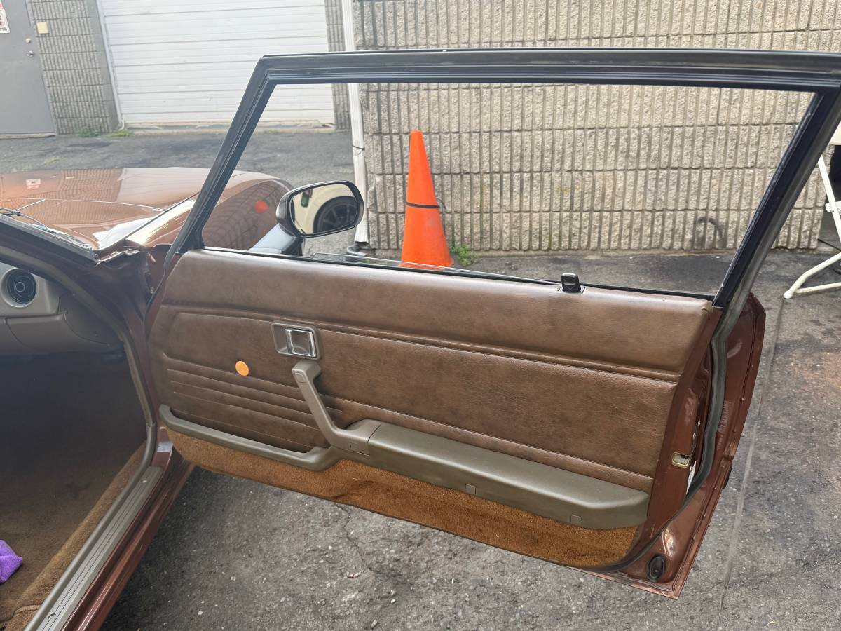 Mazda-rx7-1983-brown-3