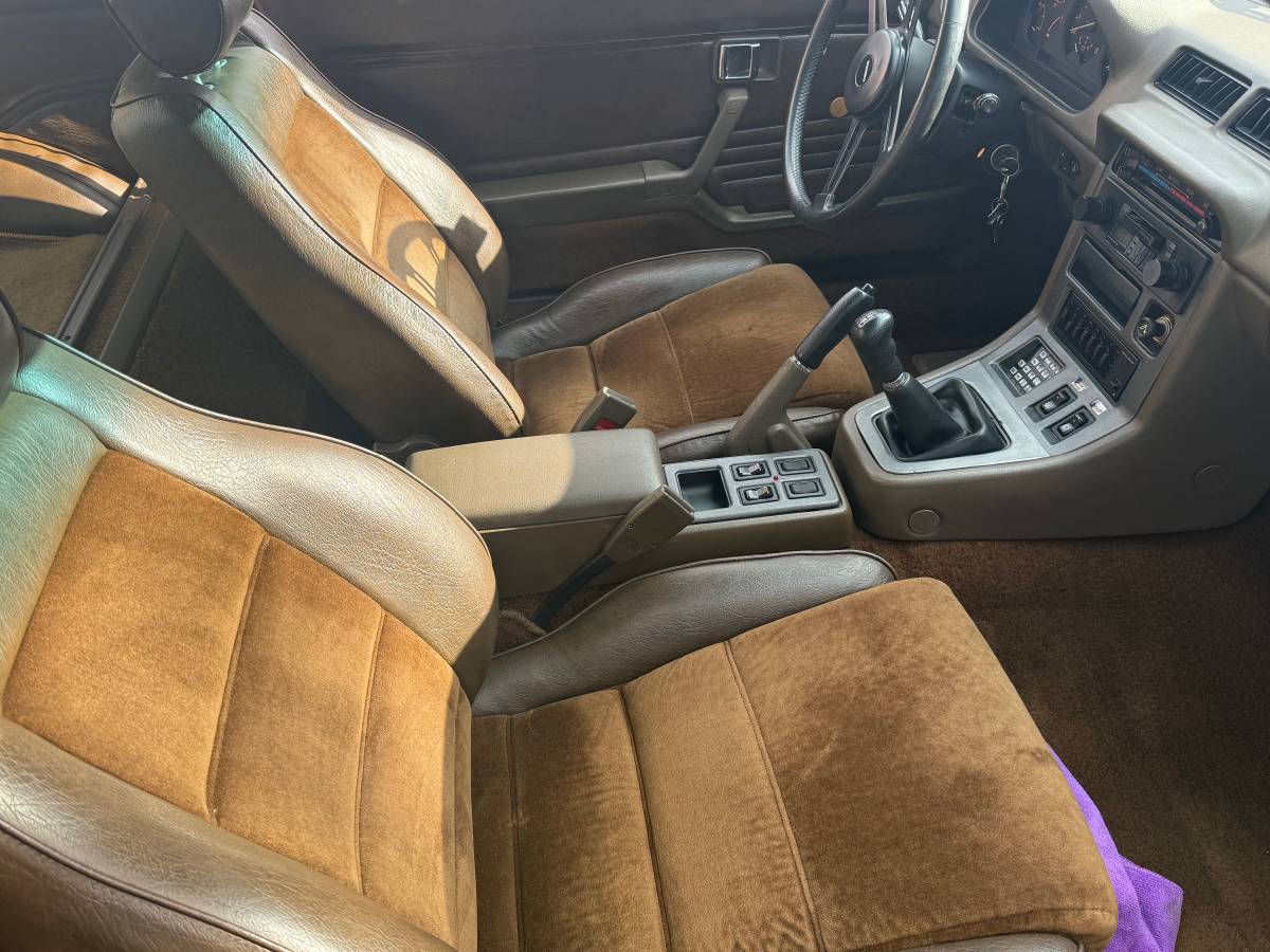Mazda-rx7-1983-brown-4