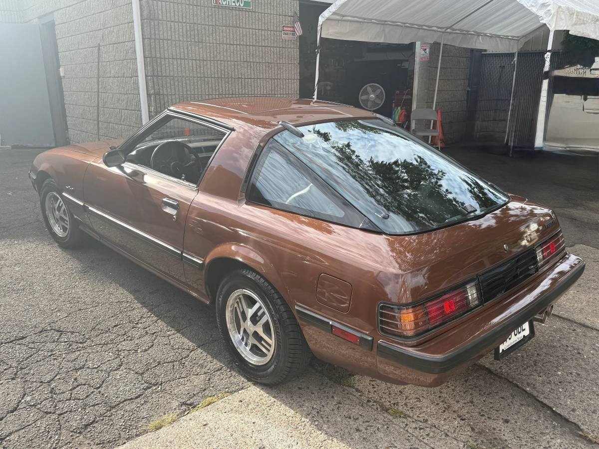 Mazda-rx7-1983-brown-8