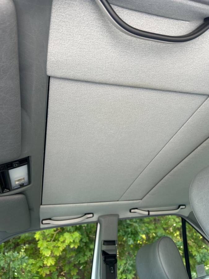Mercedes-190e-1991-white-10