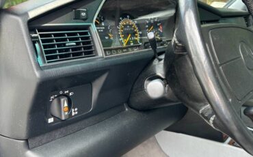 Mercedes-190e-1991-white-18