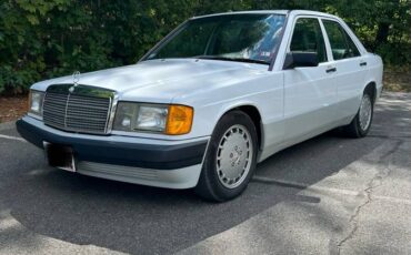 Mercedes-190e-1991-white-3