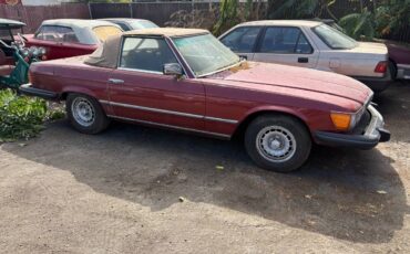 Mercedes-1980-red-1
