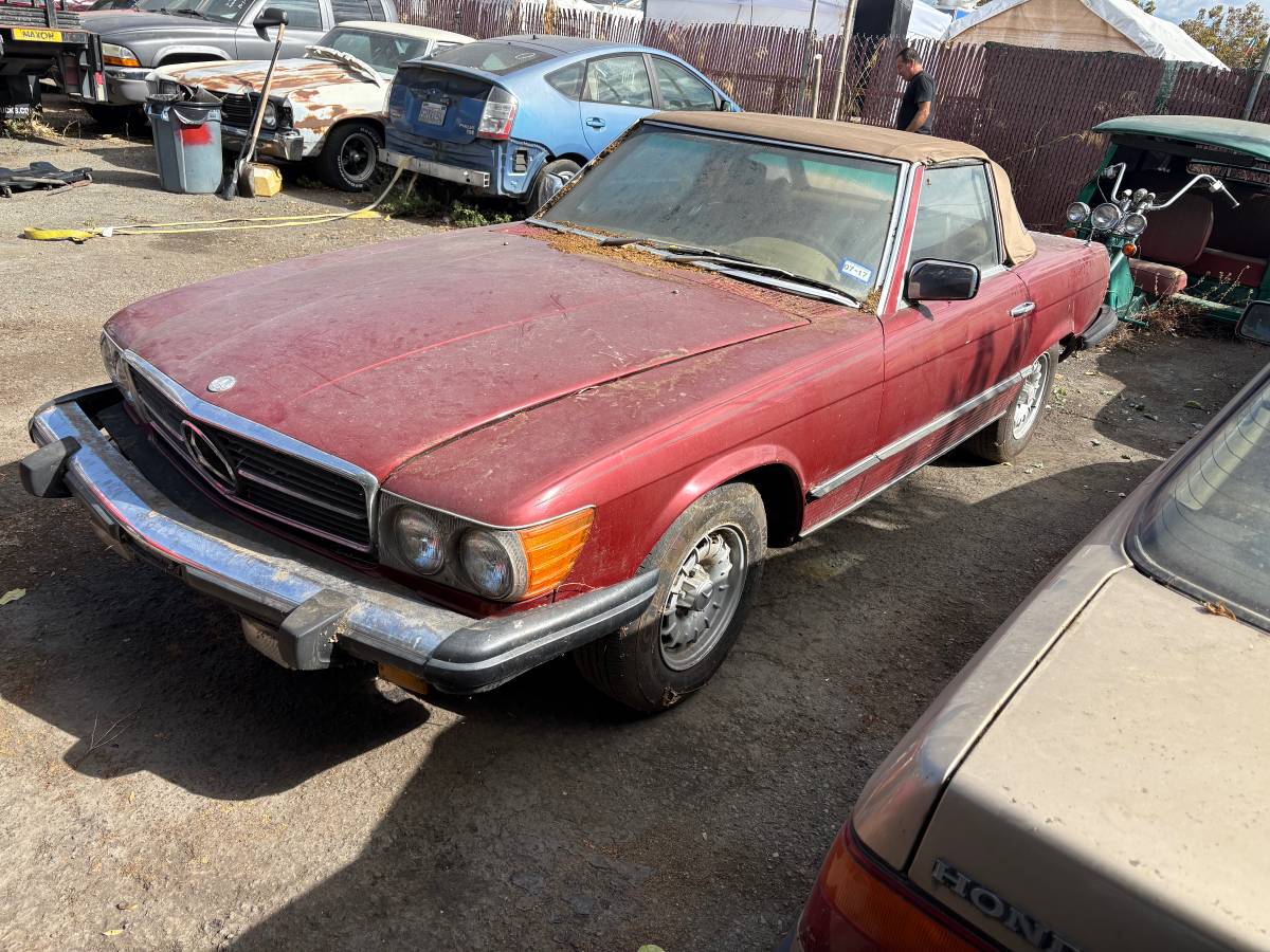 Mercedes-1980-red