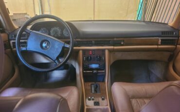 Mercedes-1981-grey-9
