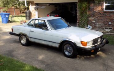 Mercedes-1984-white-2