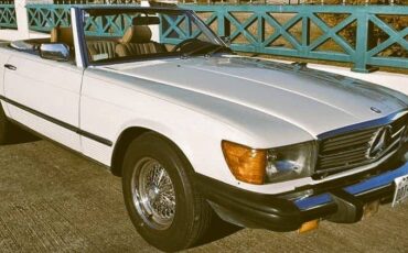 Mercedes-1984-white-3